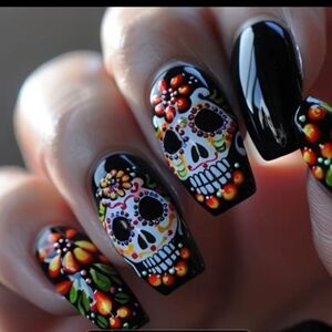 ✨3 FOR $28✨ 🆕️☠️ DAY OF THE DEAD / SUGAR SKULL PRESS-ON NAIL KIT☠️
